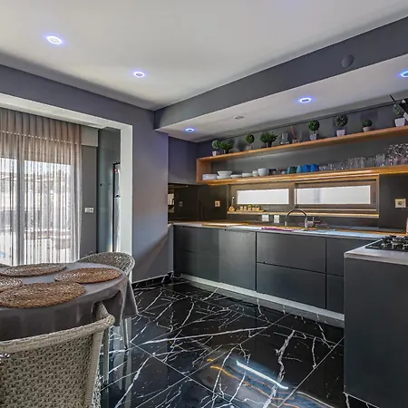 וילה Near By The Land Of Legends , 40 M2 Private Pool Batiatus